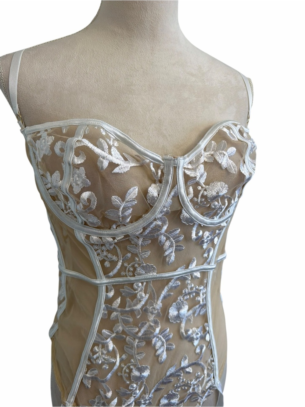 Dreamgirl White Sheer Floral Embroidered Bodysuit - Picture 3 of 9